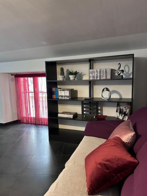 Elegante Appartamento Privato In Palazzo Storico Del XVIII - Pieno Centro 니코시아 외부 사진