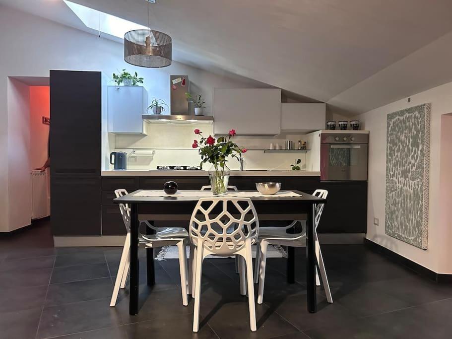 Elegante Appartamento Privato In Palazzo Storico Del XVIII - Pieno Centro 니코시아 외부 사진