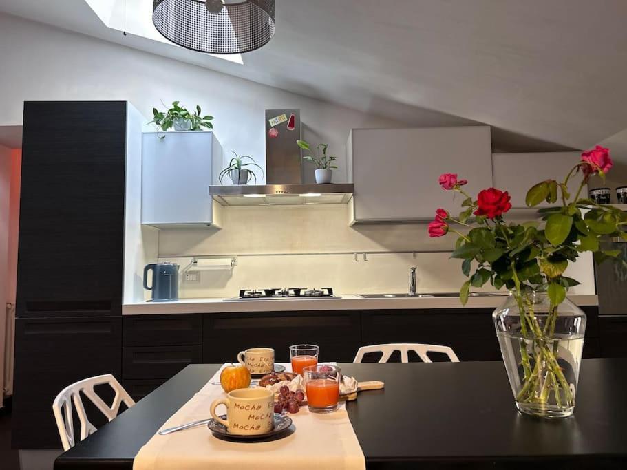 Elegante Appartamento Privato In Palazzo Storico Del XVIII - Pieno Centro 니코시아 외부 사진