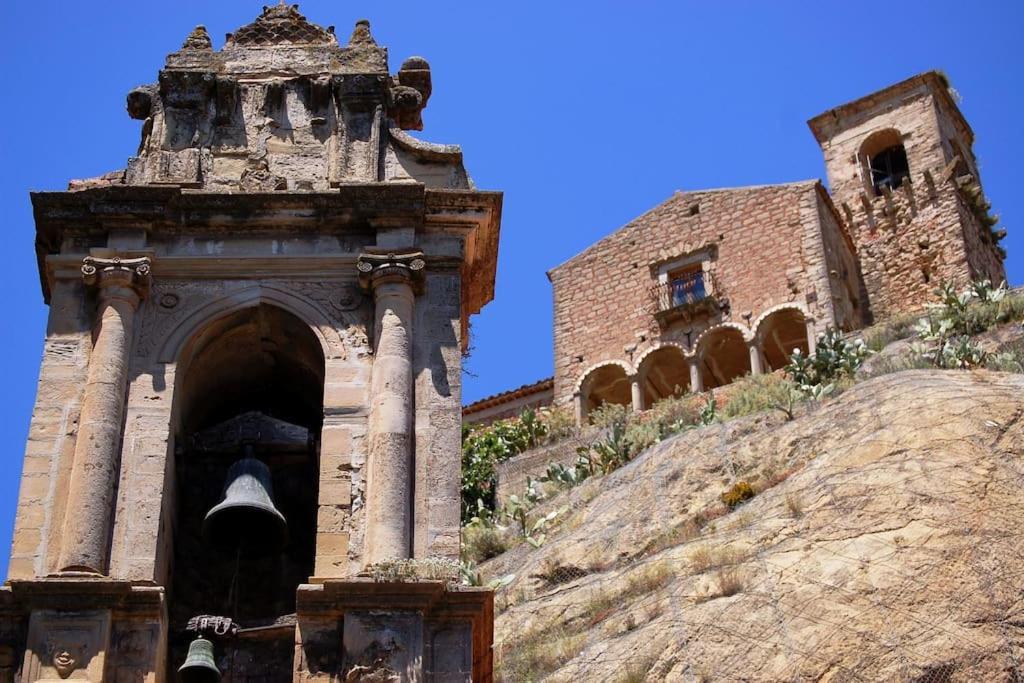 Elegante Appartamento Privato In Palazzo Storico Del XVIII - Pieno Centro 니코시아 외부 사진