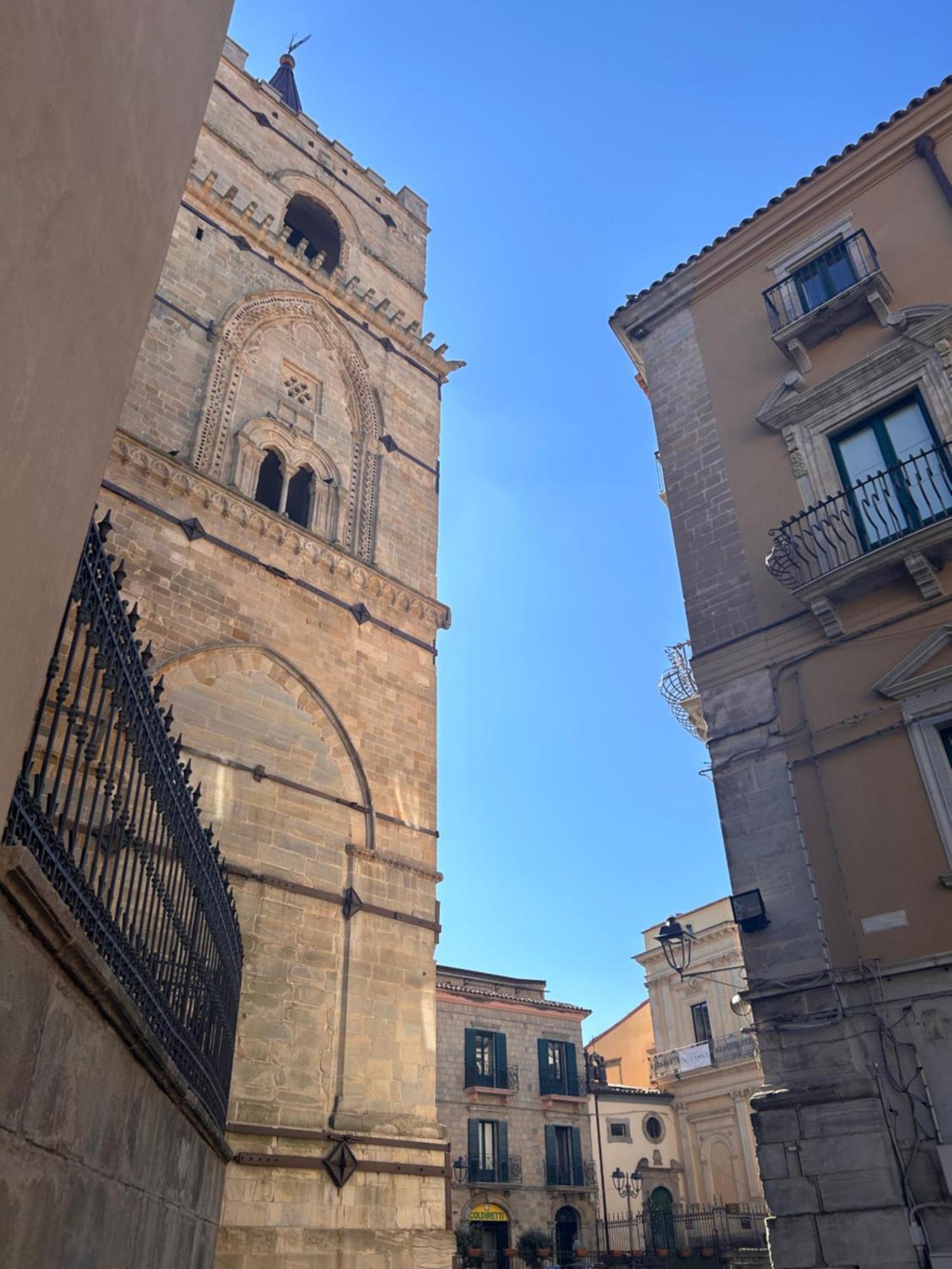 Elegante Appartamento Privato In Palazzo Storico Del XVIII - Pieno Centro 니코시아 외부 사진